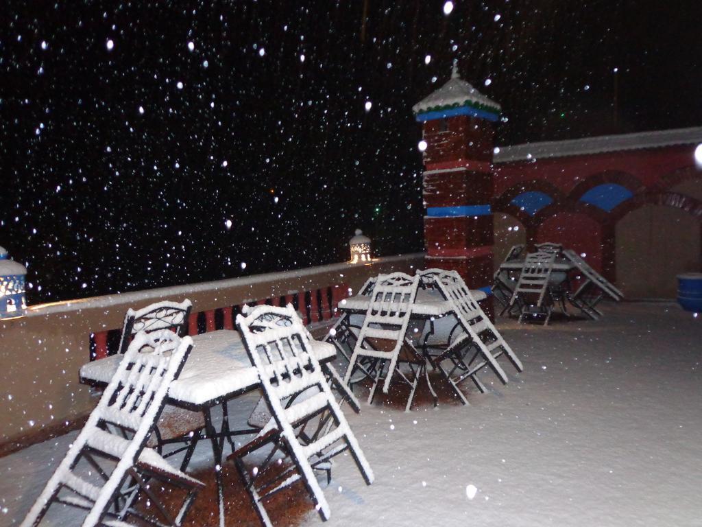 Refuge Lodge *