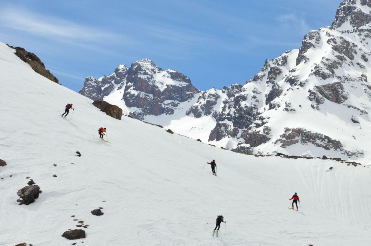 Refuge Lodge *